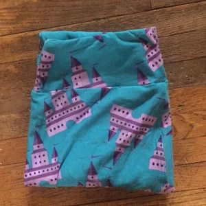 HTF Lularoe Castle Print OS Leggings